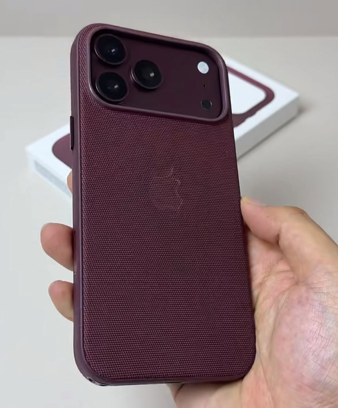 MagSafe Özellikli Premium Tech Dokuma Kılıf Burgonya