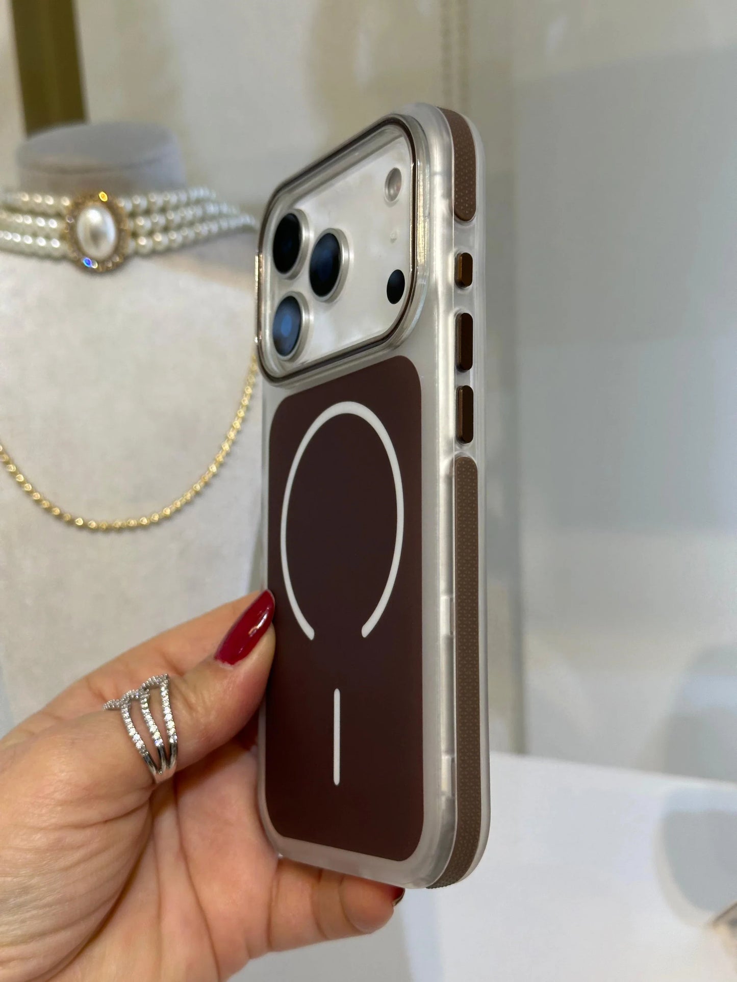 Magsafe Uyumlu Renkli iPhone Telefon Kılıfı Kahverengi