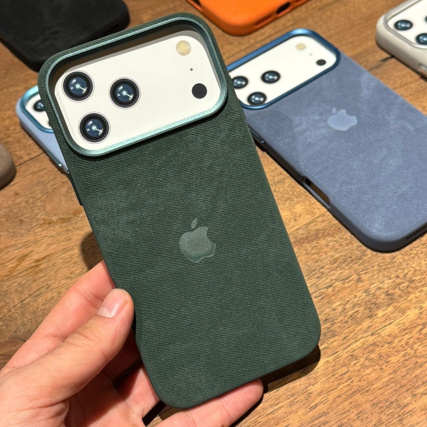 Süet MagSafe Özellikli iPhone Telefon Kılıfı