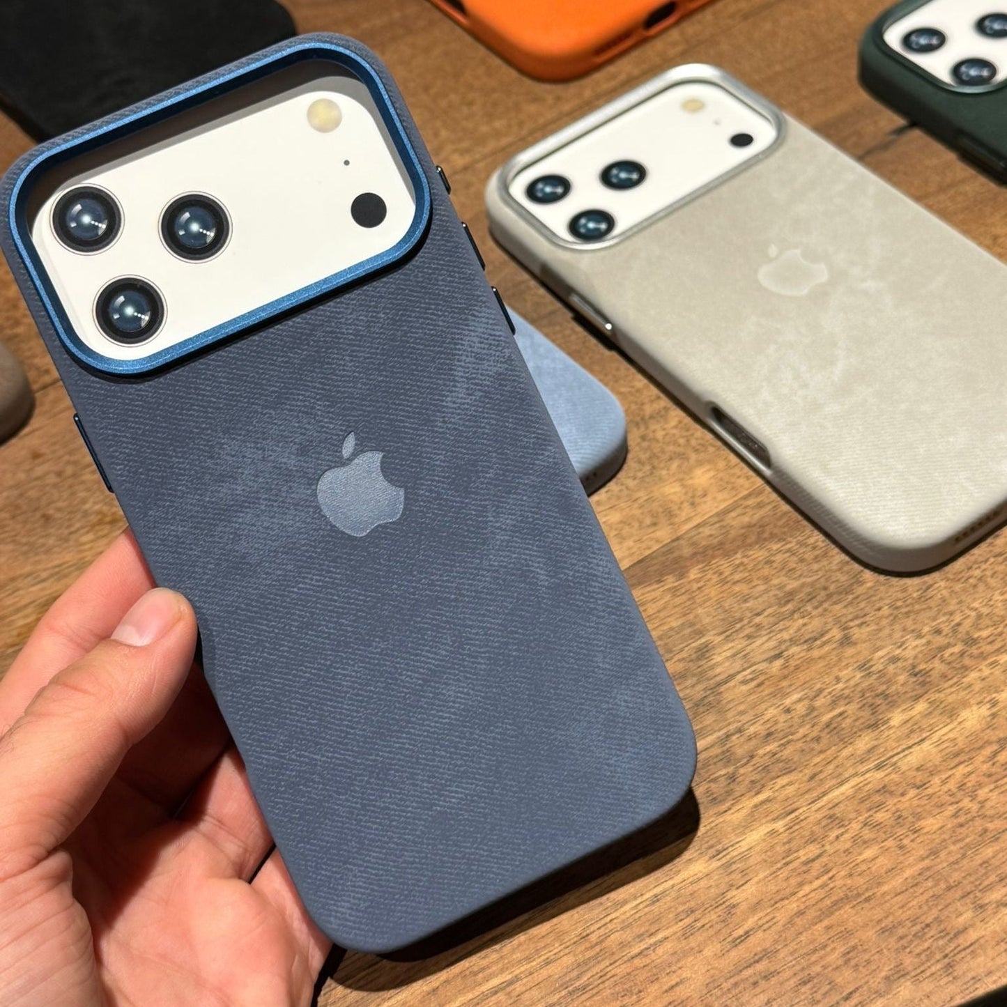 Süet MagSafe Özellikli iPhone Telefon Kılıfı