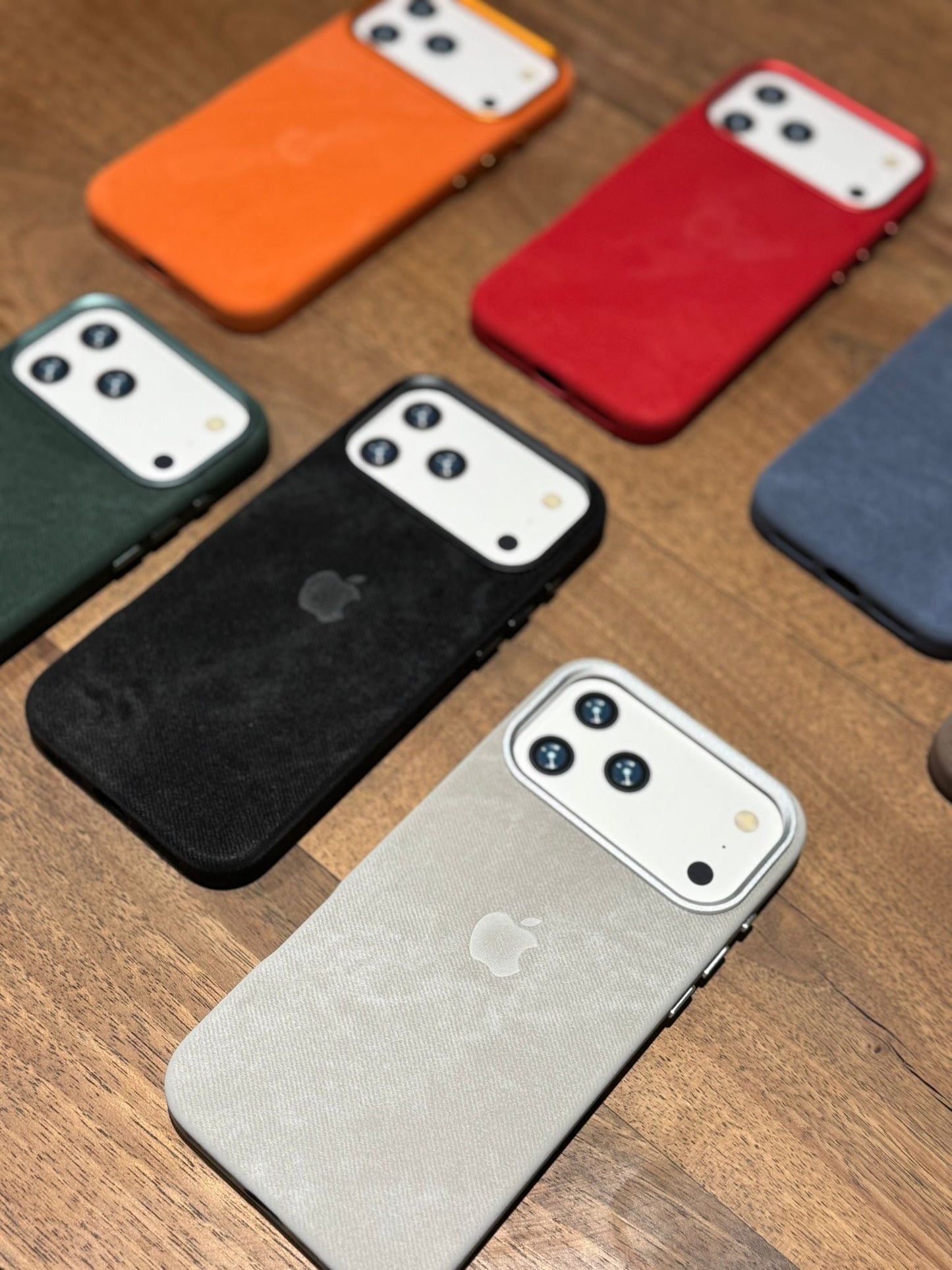 Süet MagSafe Özellikli iPhone Telefon Kılıfı