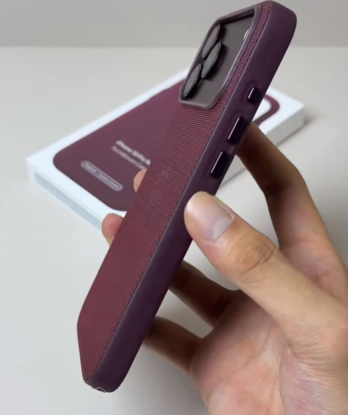 MagSafe Özellikli Premium Tech Dokuma Kılıf Burgonya