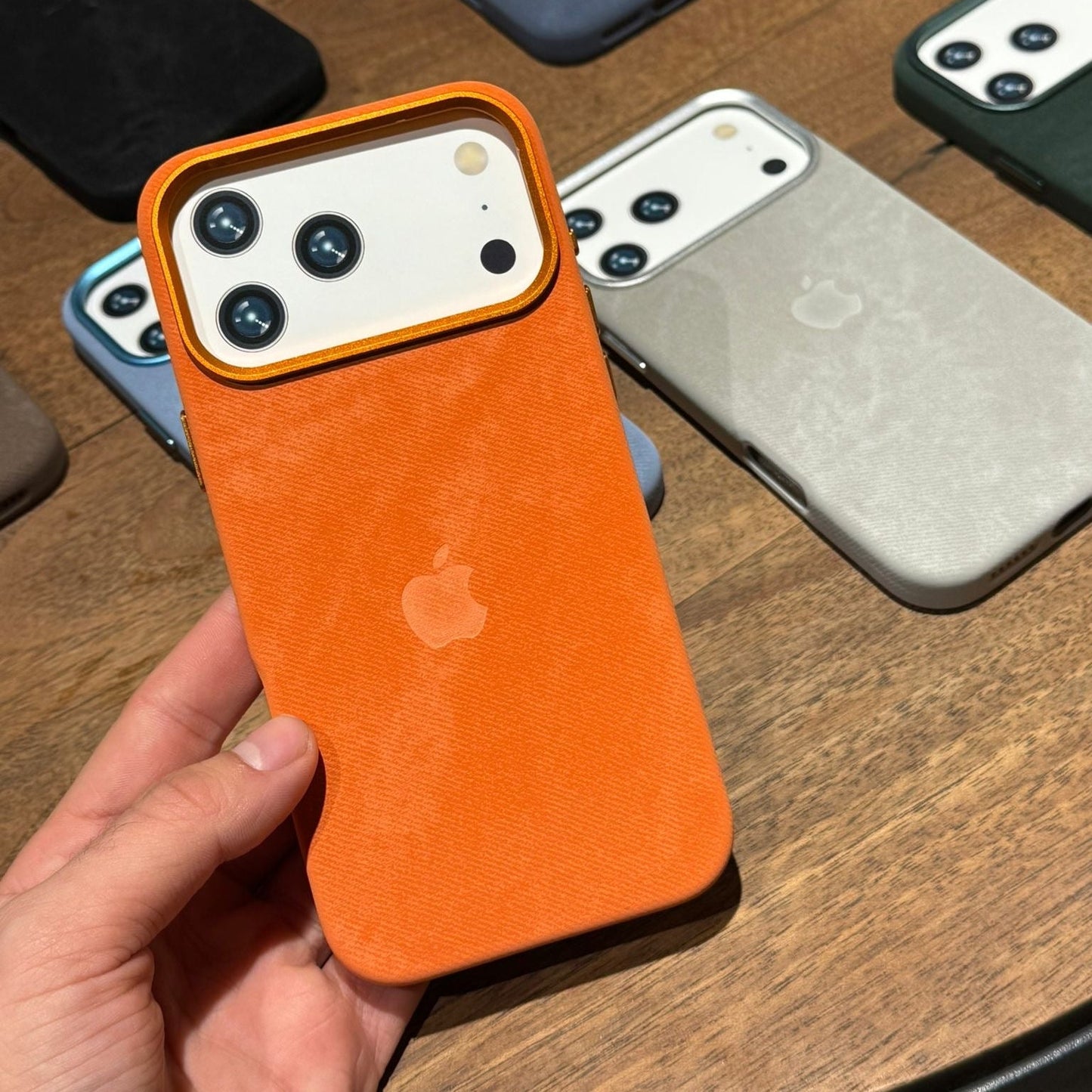 Süet MagSafe Özellikli iPhone Telefon Kılıfı