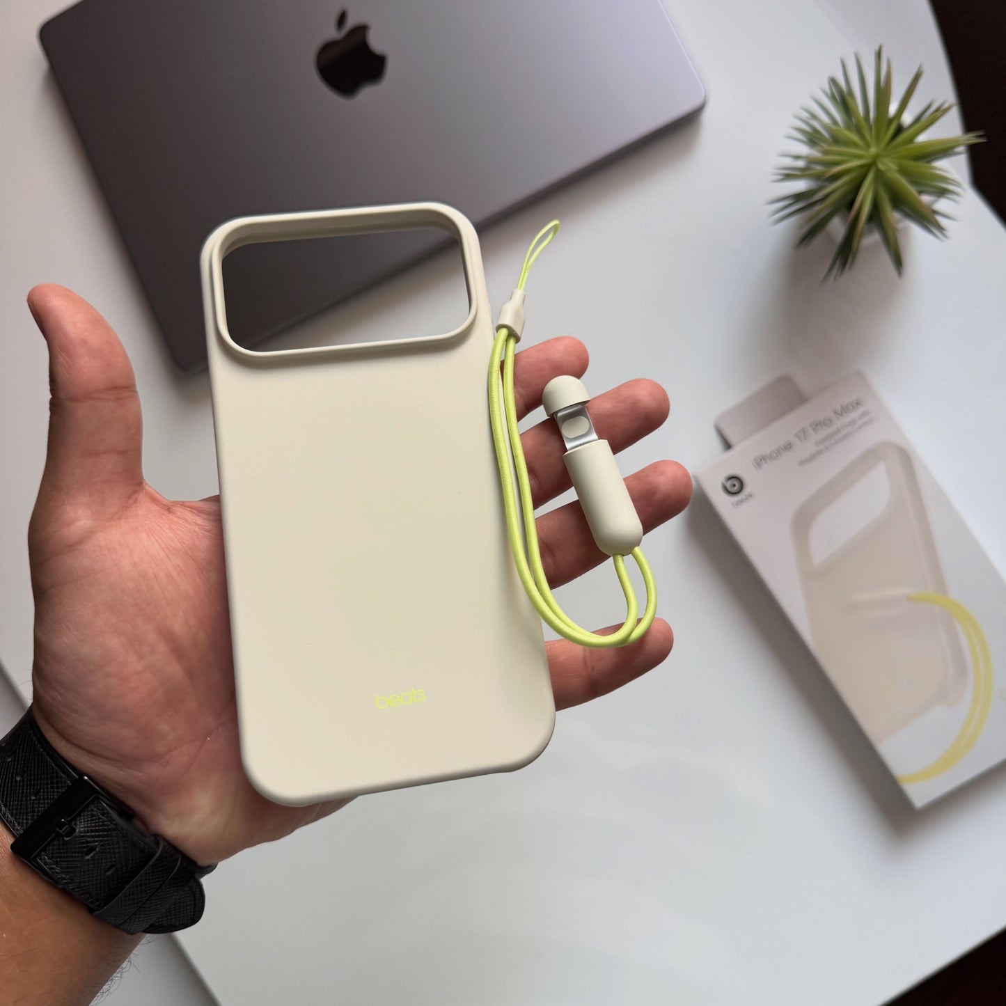 iPhone Beats Kickstand Kılıf