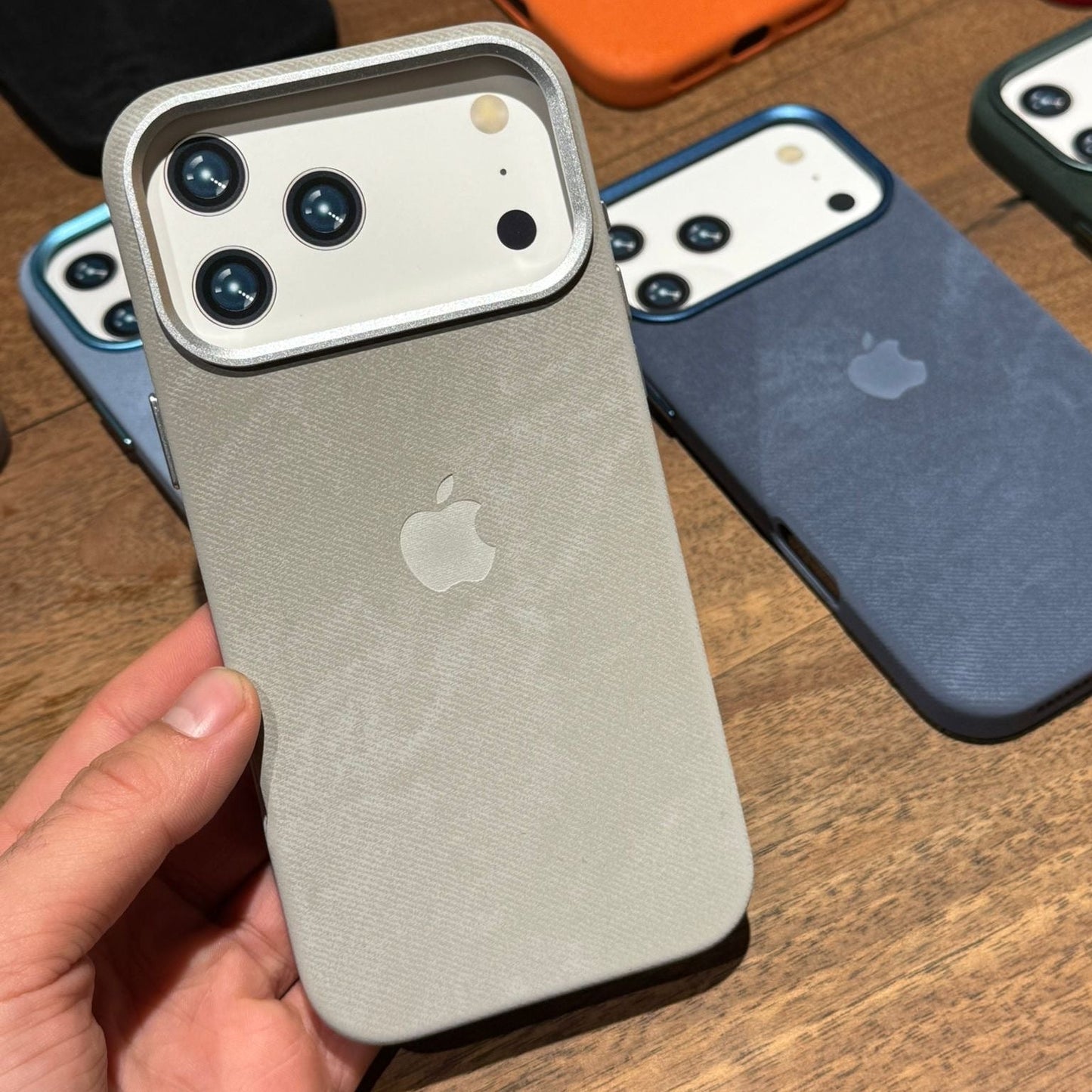 Süet MagSafe Özellikli iPhone Telefon Kılıfı