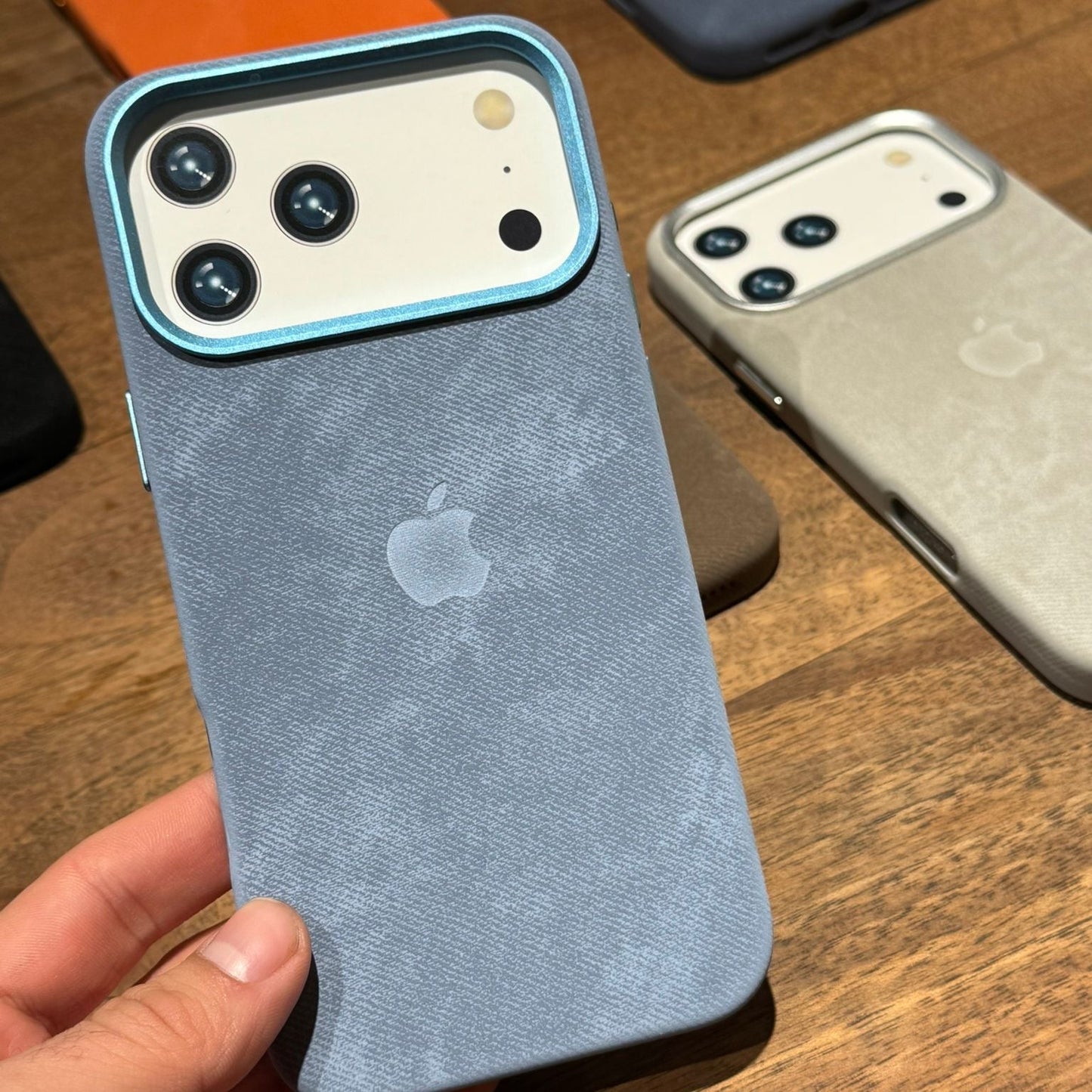 Süet MagSafe Özellikli iPhone Telefon Kılıfı