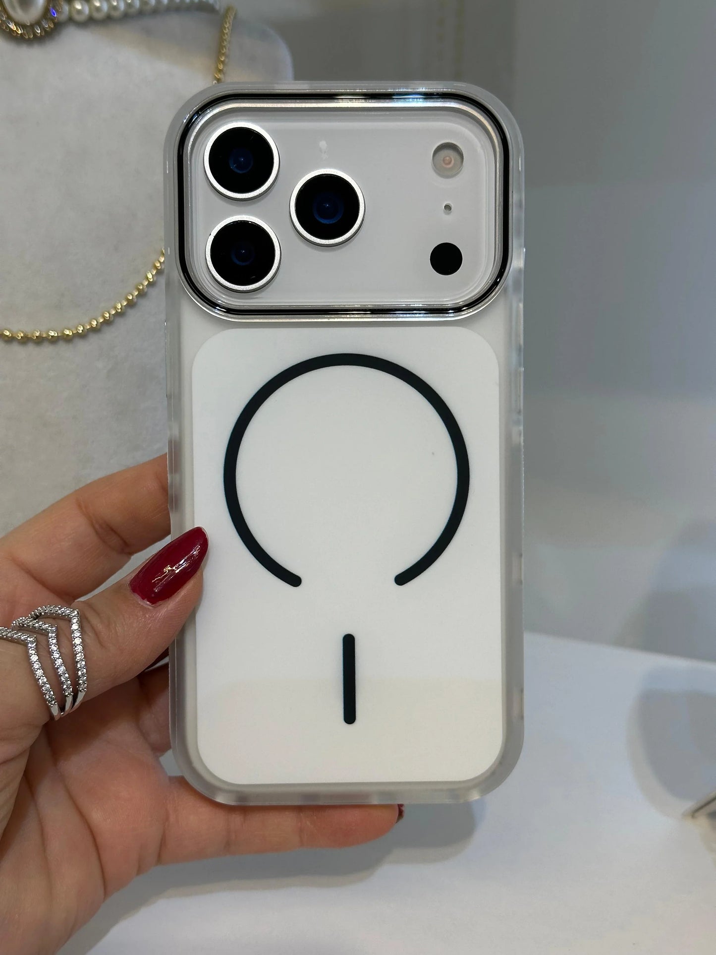 Magsafe Uyumlu Renkli iPhone Telefon Kılıfı Beyaz