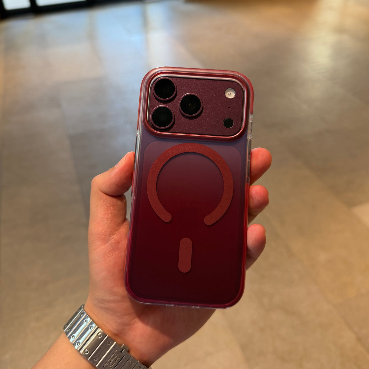 Aura MagSafe 18 Serisi Kılıf Bordo