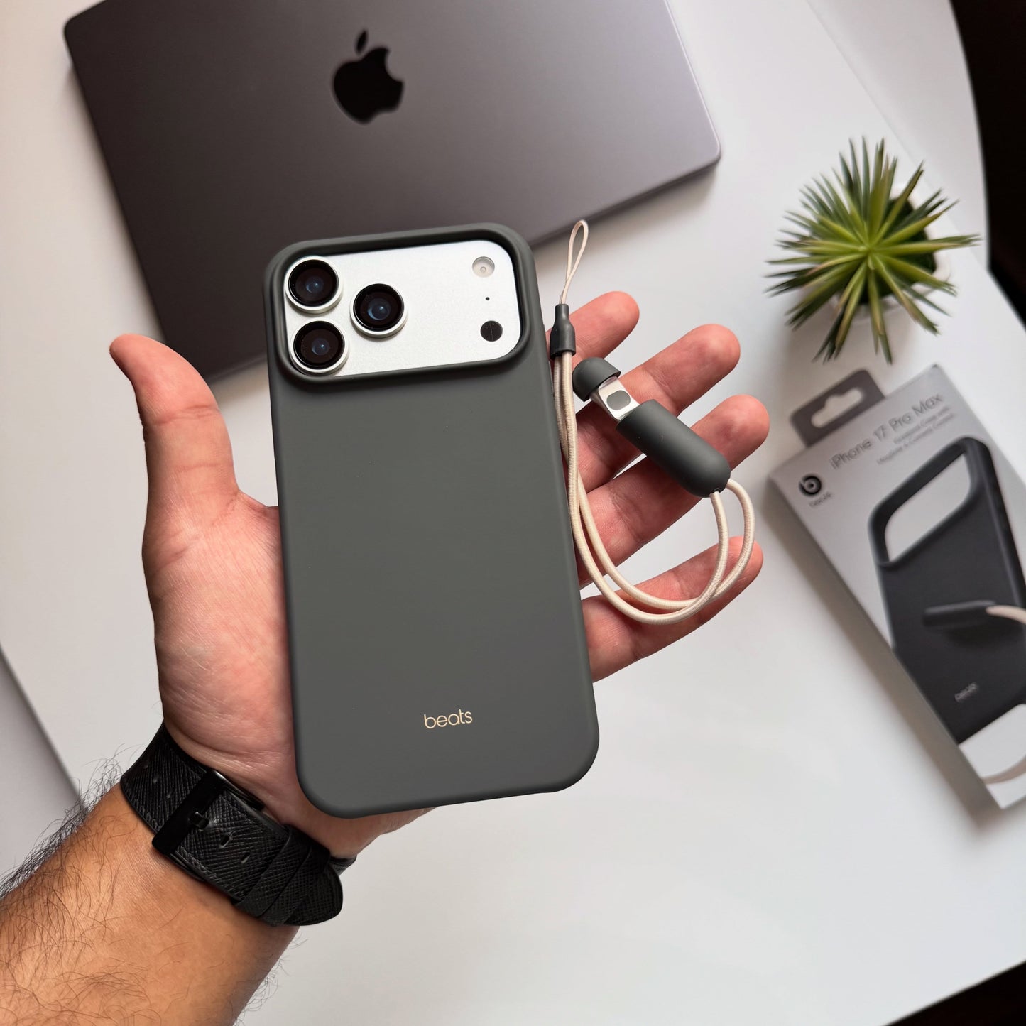 iPhone Beats Kickstand Kılıf