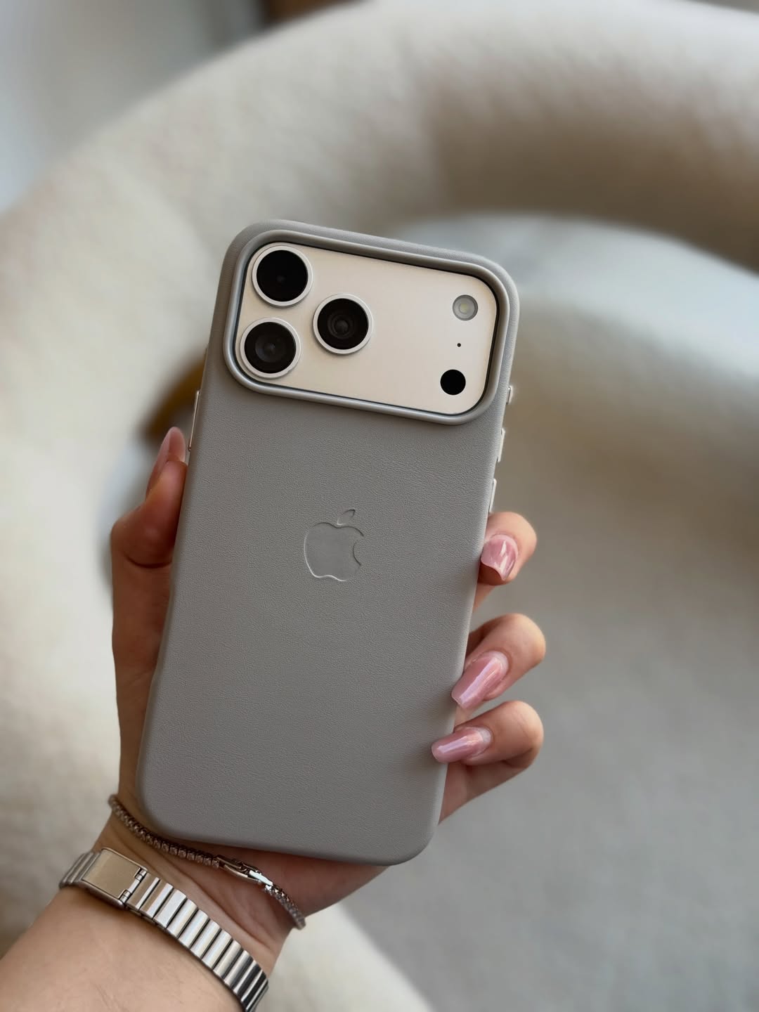 Apple MagSafe Özellikli Deri Kılıf - Gri