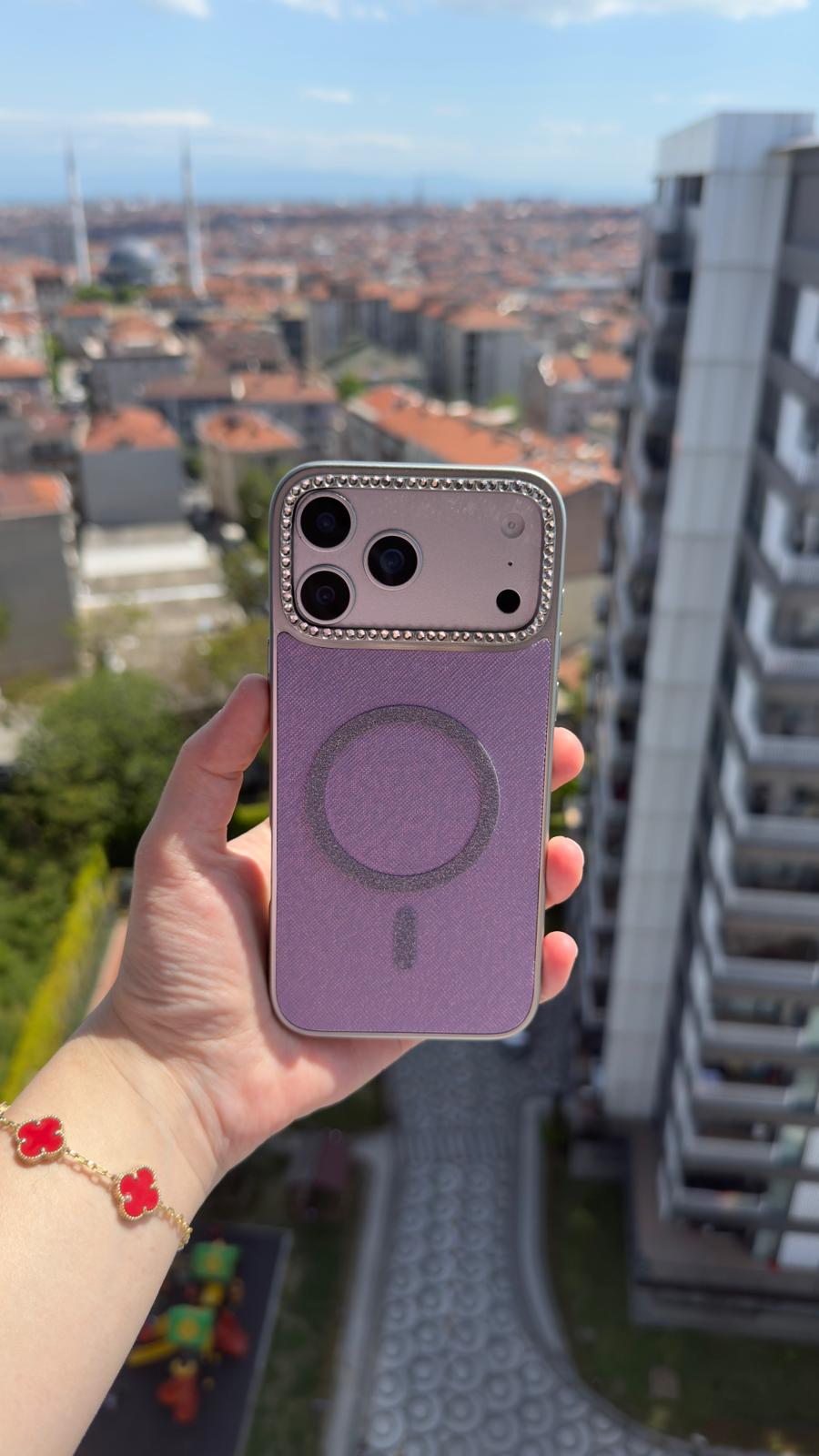 MagSafe Özellikli Simli Taşlı Kılıflar