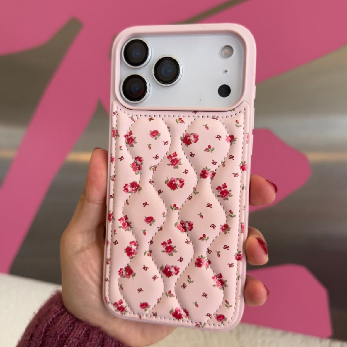 Pembe Gül Desenli Puflu Telefon Kılıfı