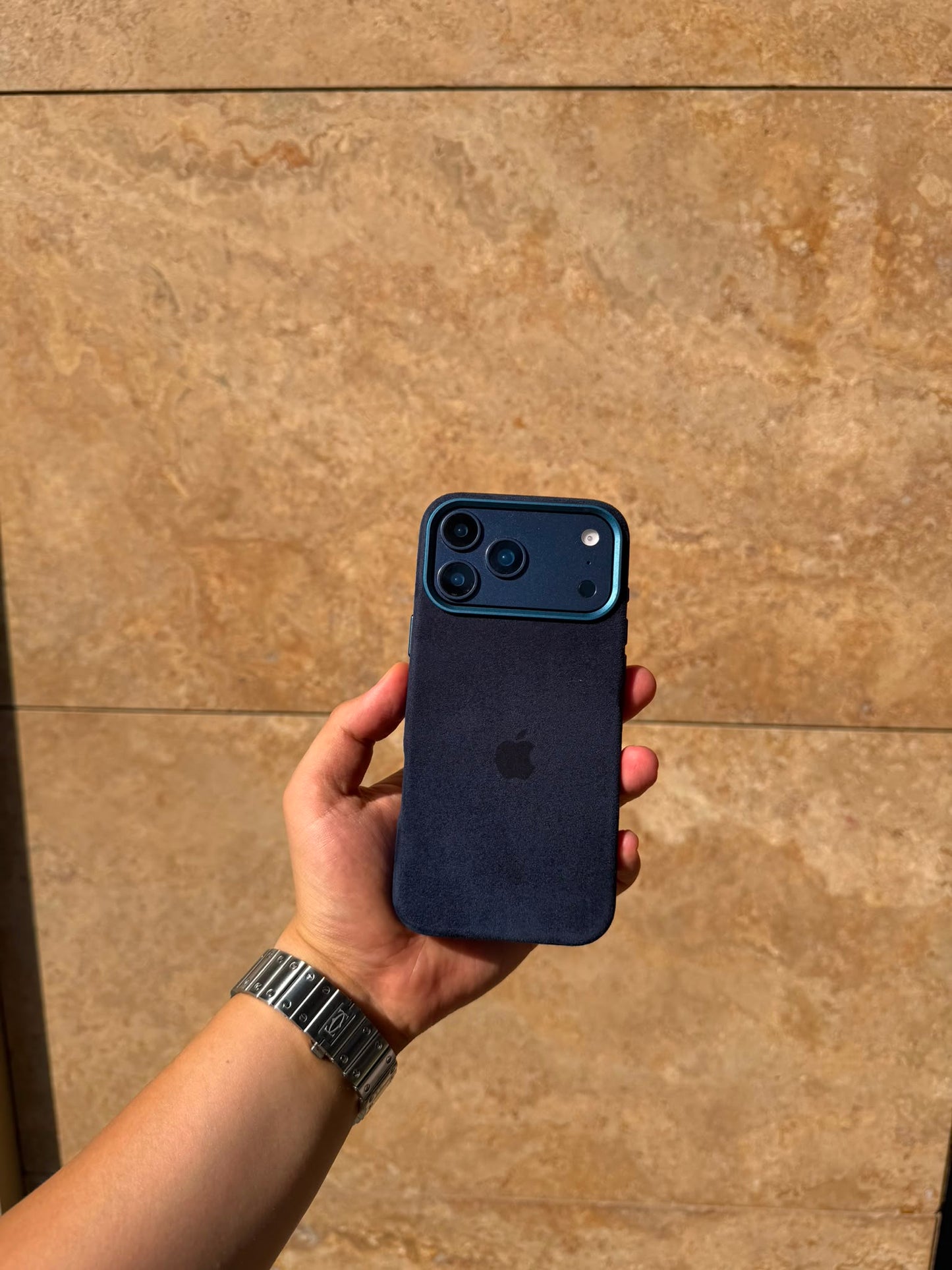 Süet MagSafe Özellikli iPhone Telefon Kılıfı