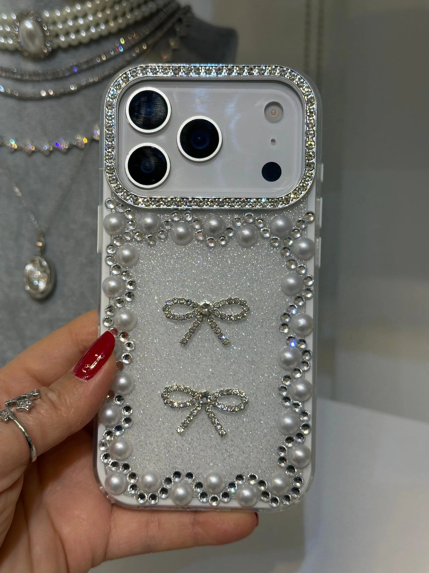 İnci Fiyonk Taşlı iPhone Telefon Kılıfı Beyaz