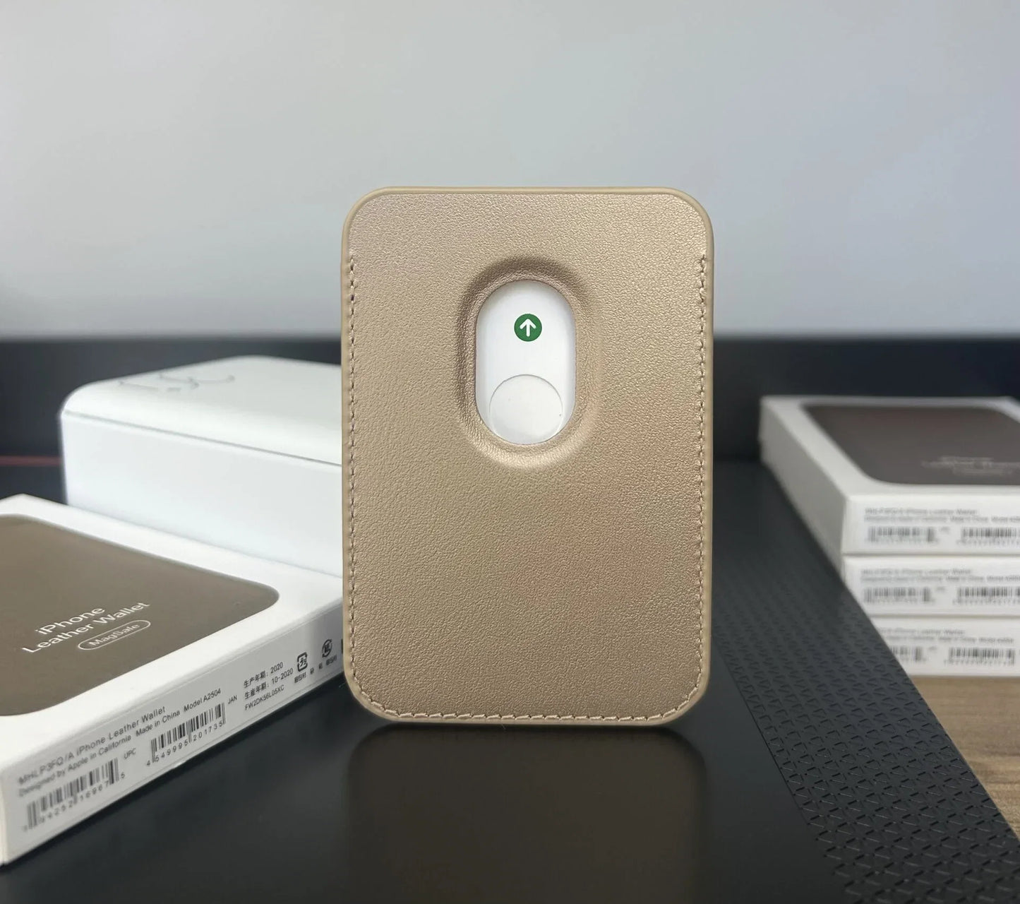 MagSafe Özellikli Deri Cüzdan Gold