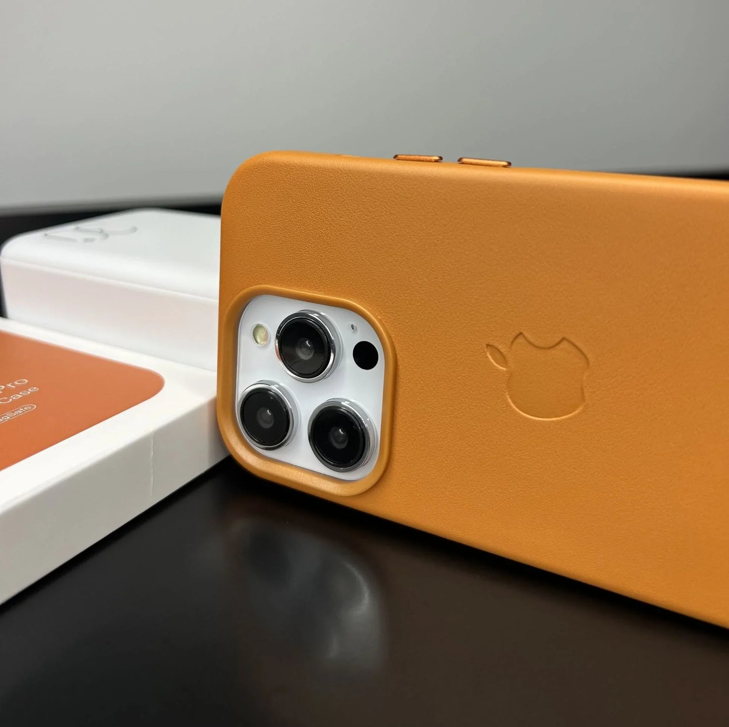 Apple MagSafe Özellikli Deri Kılıf - Hardal