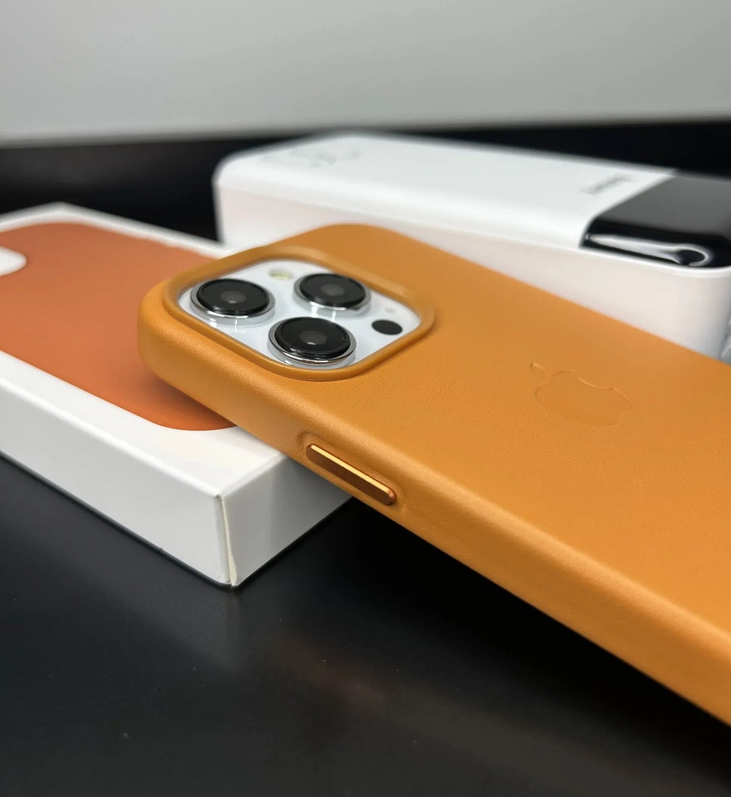 Apple MagSafe Özellikli Deri Kılıf - Hardal