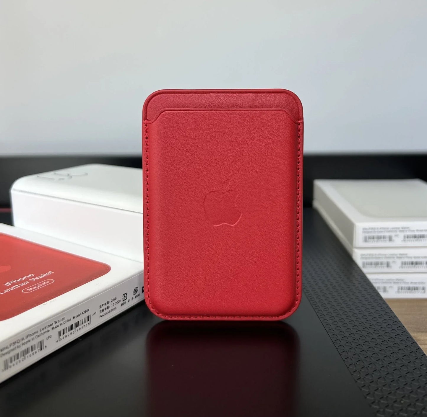MagSafe Özellikli Deri Cüzdan Kırmızı