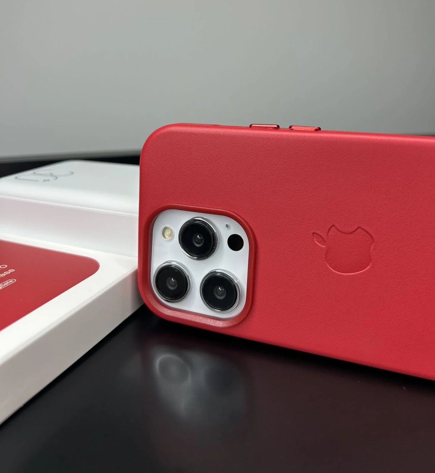 Apple MagSafe Özellikli Deri Kılıf - Kırmızı