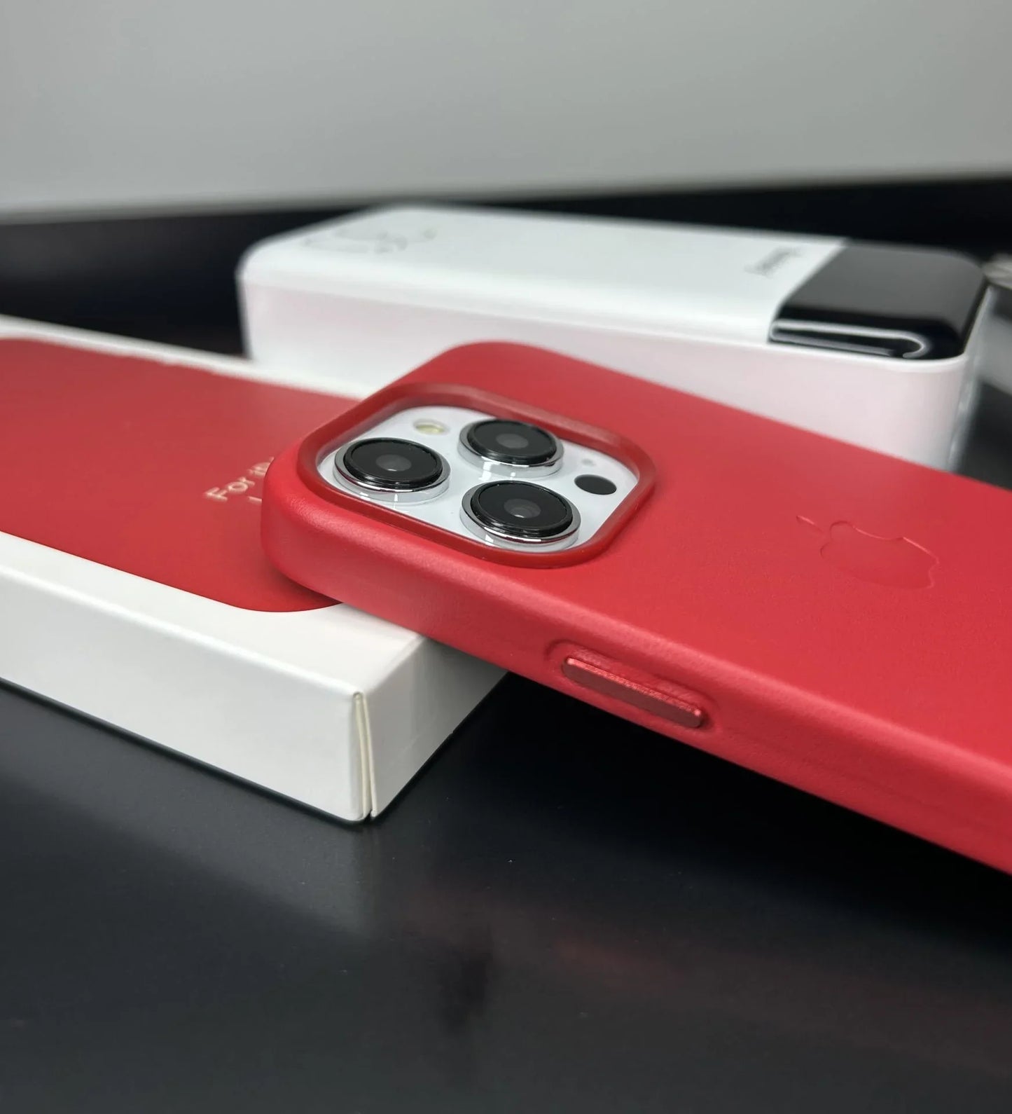Apple MagSafe Özellikli Deri Kılıf - Kırmızı