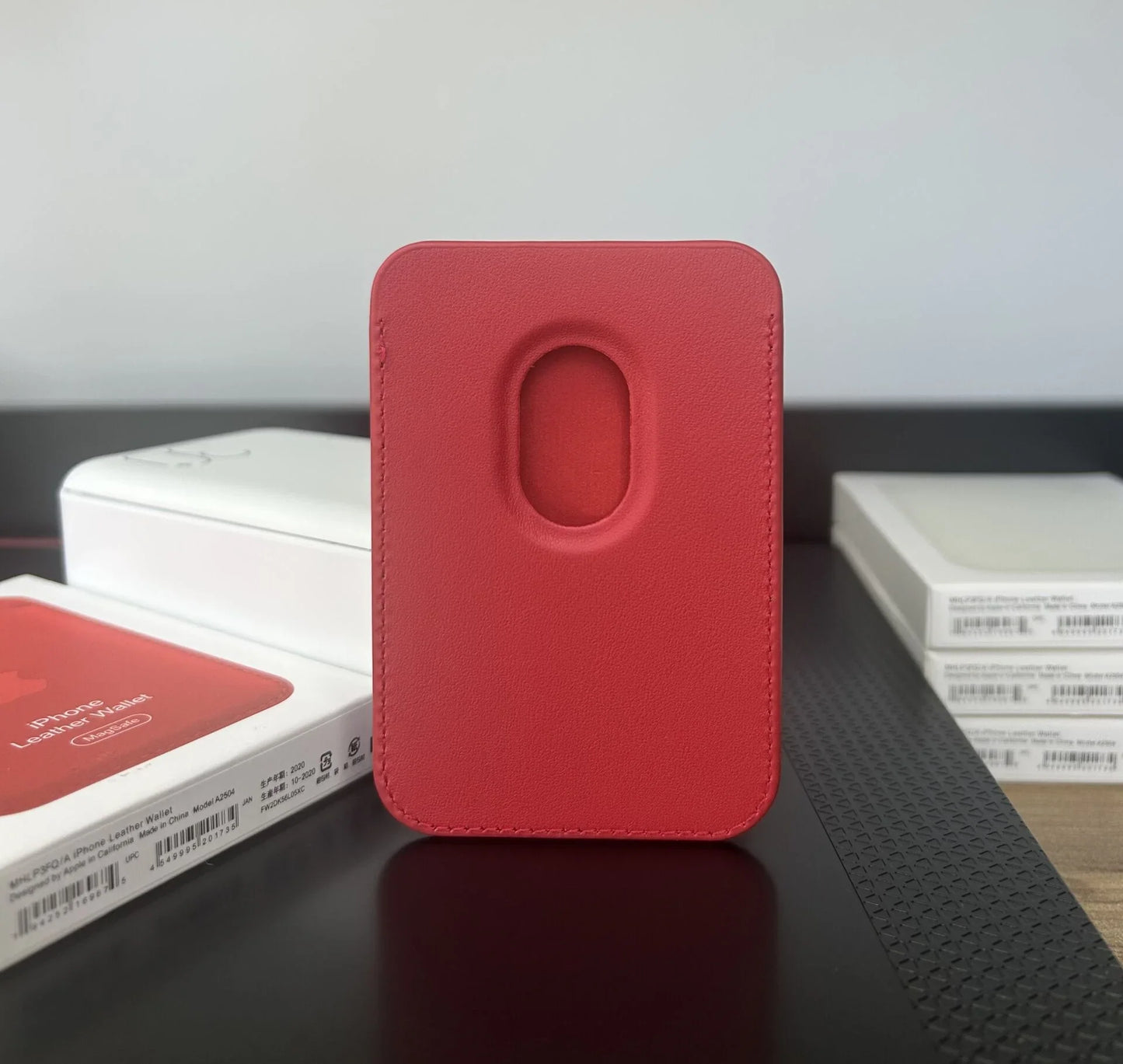MagSafe Özellikli Deri Cüzdan Kırmızı