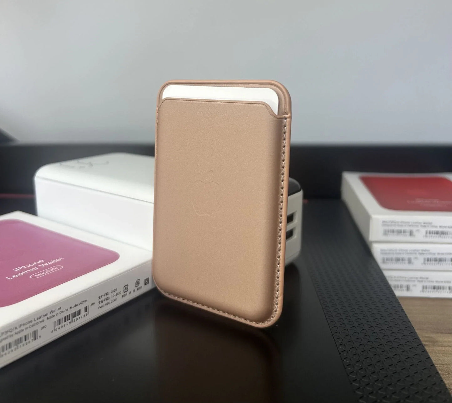MagSafe Özellikli Deri Cüzdan Bej