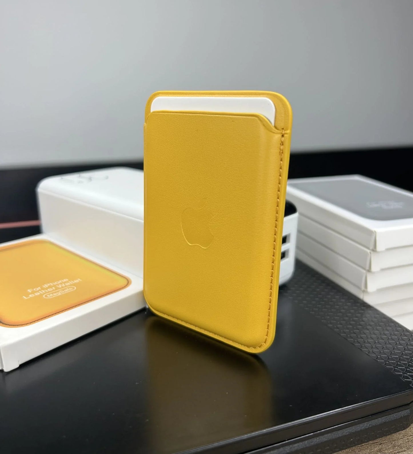 MagSafe Özellikli Deri Cüzdan Sarı