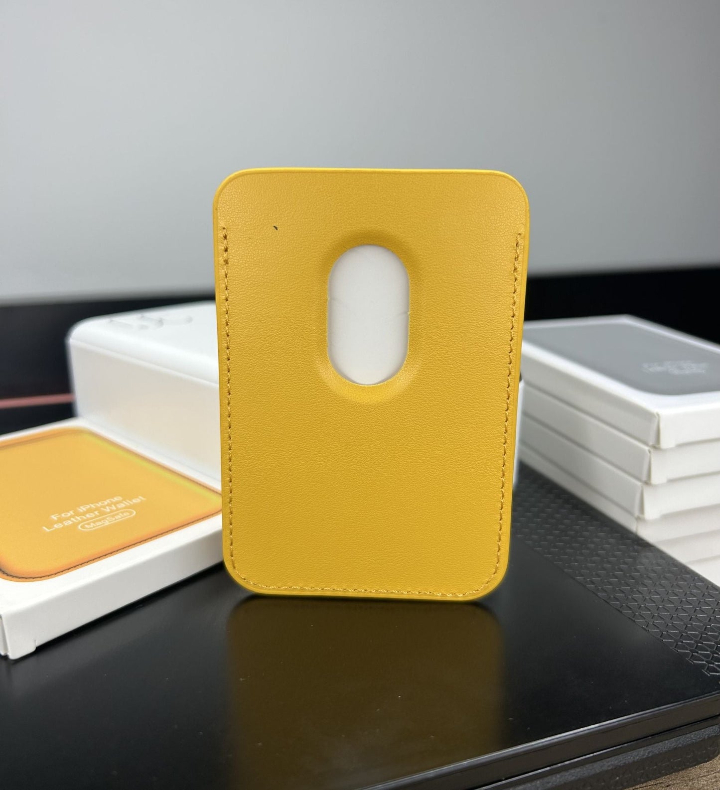 MagSafe Özellikli Deri Cüzdan Sarı