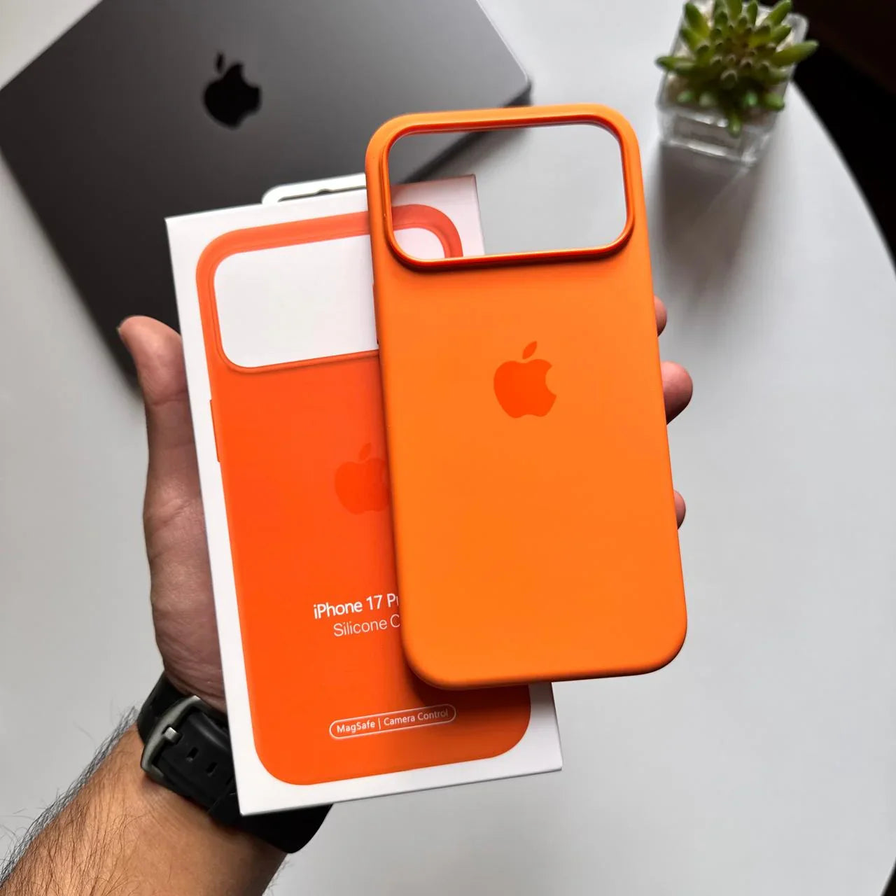 iPhone Turuncu Lansman Kılıf